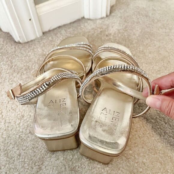 Naturalizer Niko 2 Studded Cushioned Strappy Ankle Adjustable Strap Heel Sandals - Picture 13 of 16